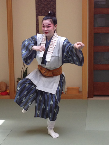 Okinawa dancer Tomomi Miyagi. Copyright ©2013 P. Anne Winter