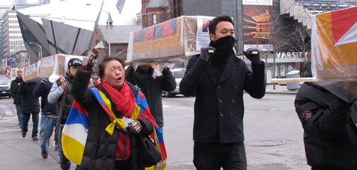 Tibetan-Canadian demonstration in Toronto supporting self-immolations by Tibetan monks in China. Copyright ©2013 Ruth Lor Malloy. 