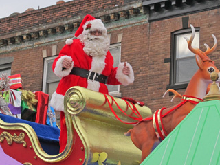 551. Santa Claus Parade this Sunday November 15, 2015